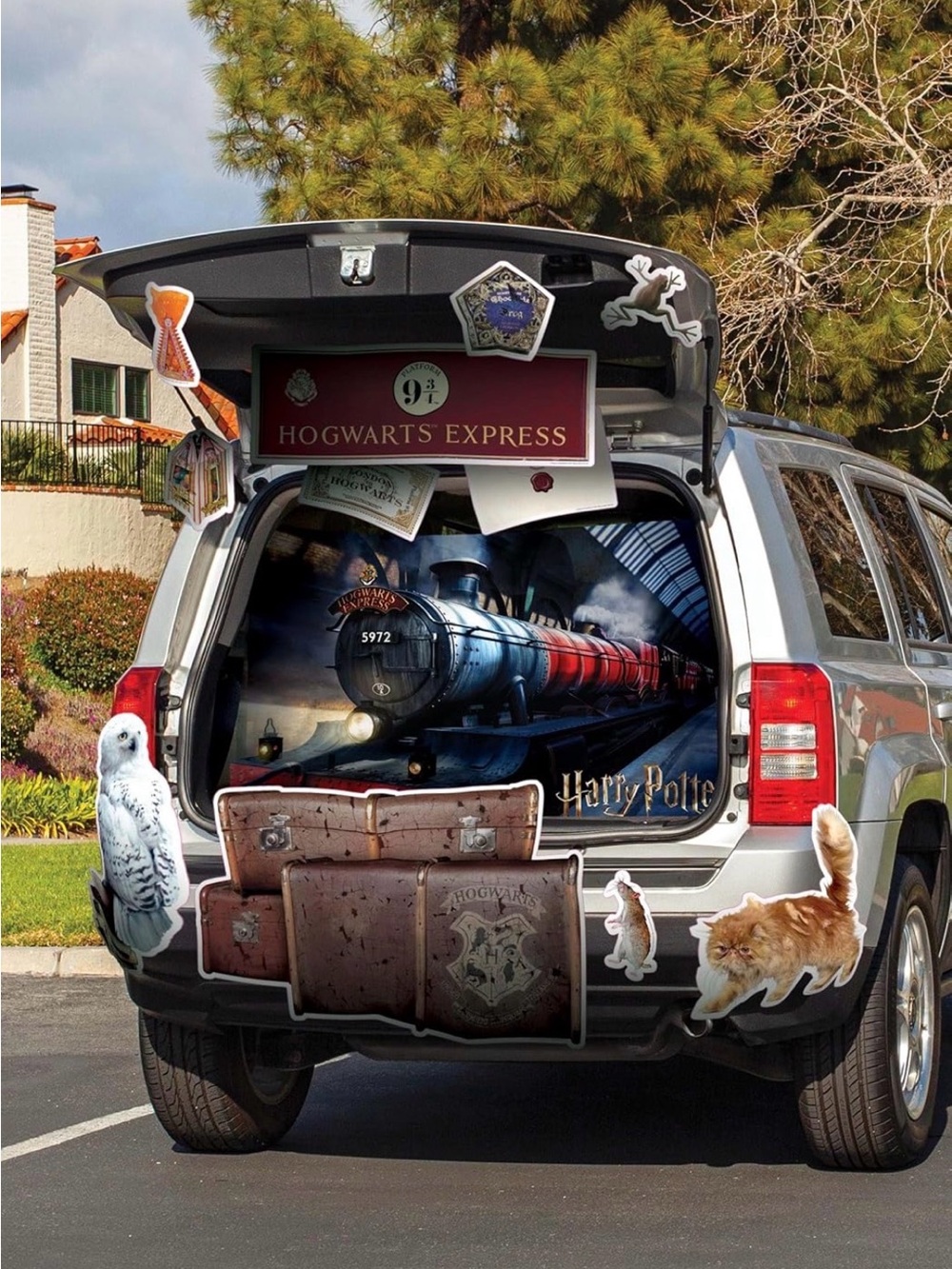 Harry Potter Treat Your Trunk Kit Hogwarts Trunk or Treat Car Decoration NEW